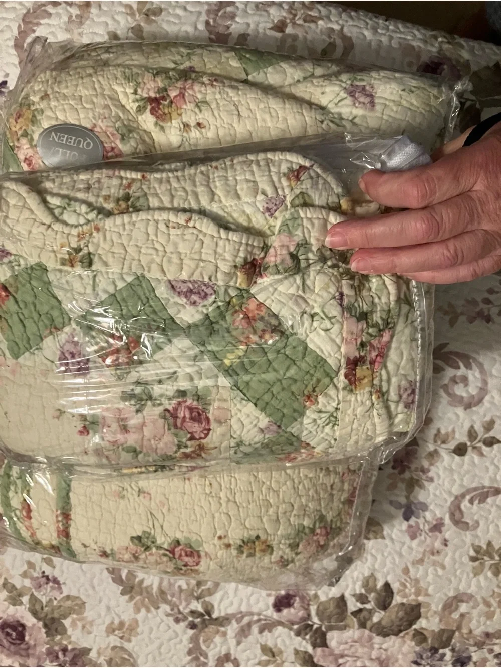 Vintage Floral Patchwork Quilted Throw - Cream & Green
